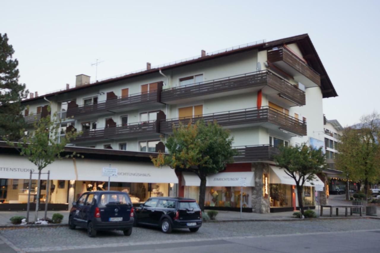Sunny 1-Room Apartment Near Railway Station Garmisch-Partenkirchen Exteriör bild